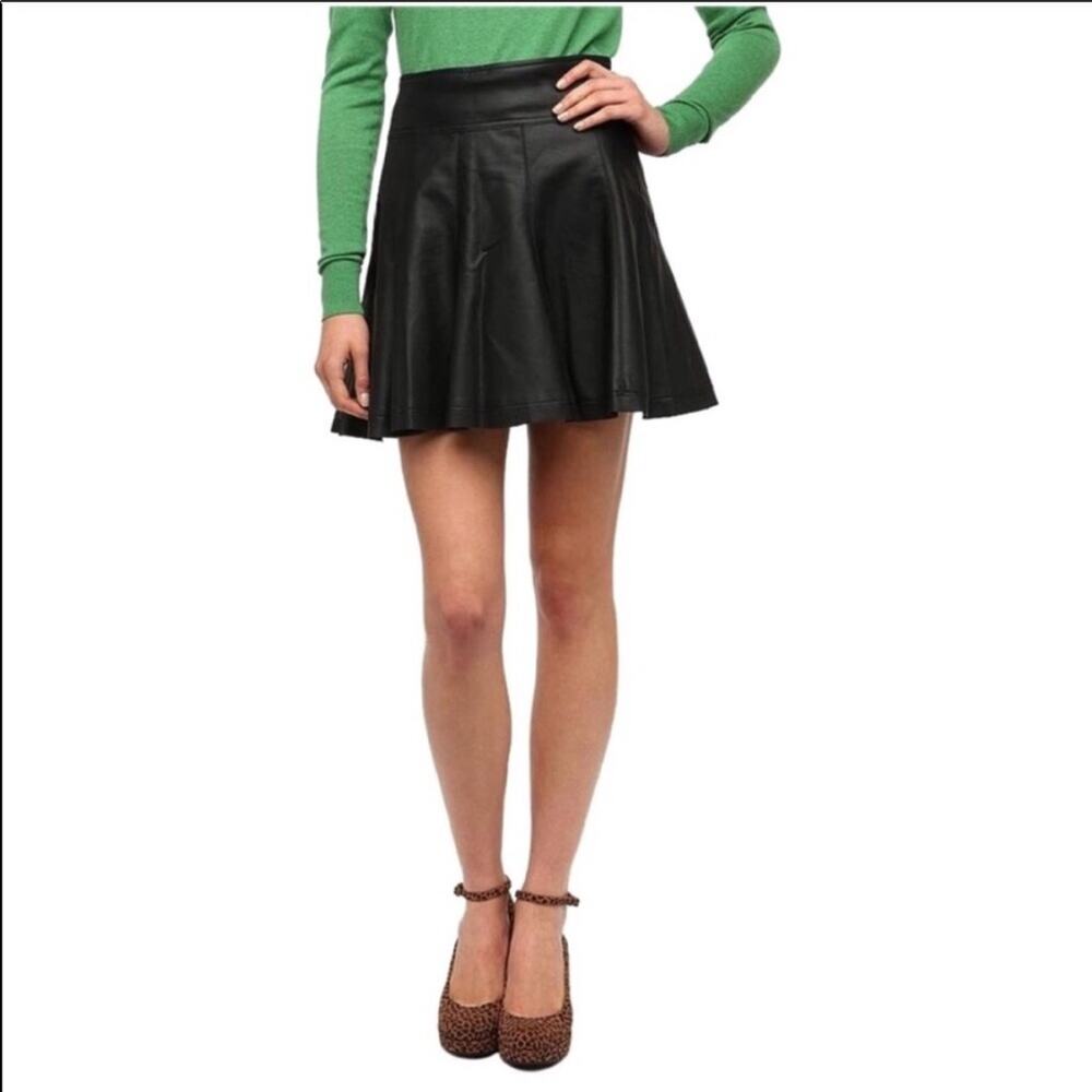 NEW UO URBAN Vegan Faux Leather Pleather Black Skater Pleated Mini Skirt 8